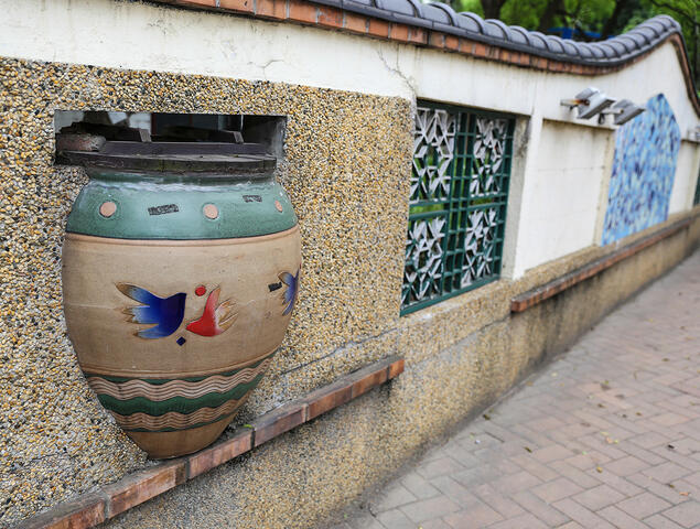 安達窯鶯歌老街旗艦店